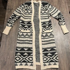 No Boundaries XS Tan and Black Cardigan